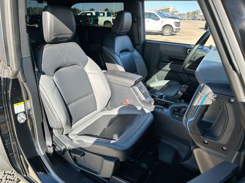 Used 2024 Ford Bronco Black Diamond image 24