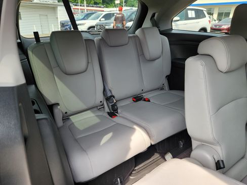 Used 2024 Honda Odyssey EX-L image 13