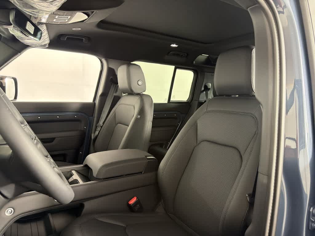 New 2026 Land Rover Defender 110 S AWD/4WD image 4