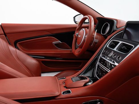 Used 2021 Aston Martin DB11 Volante RWD image 30