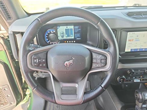 Used 2023 Ford Bronco Badlands image 19