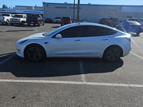 Used 2022 Tesla Model 3 image 5