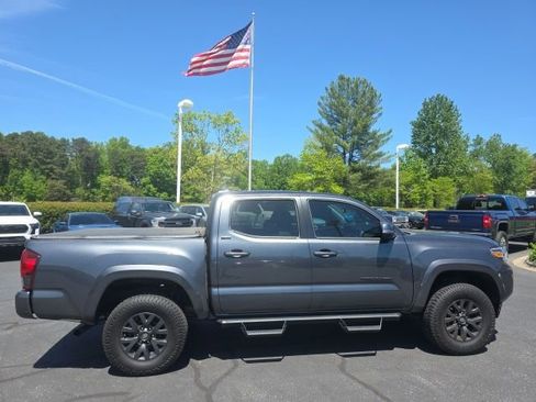 Used 2023 Toyota Tacoma SR5 w/ Technology Package image 10