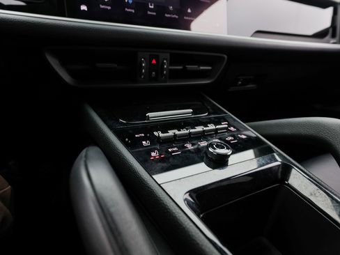 Certified 2024 Porsche Cayenne image 20