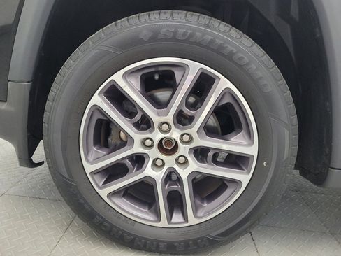 Used 2020 Jeep Compass Latitude FWD image 31