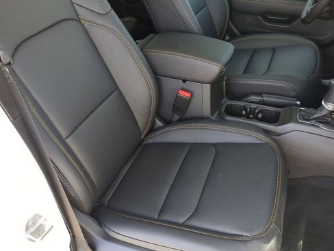 New 2025 Jeep Gladiator Sport image 31