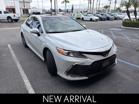 Used 2023 Toyota Camry XLE image 2