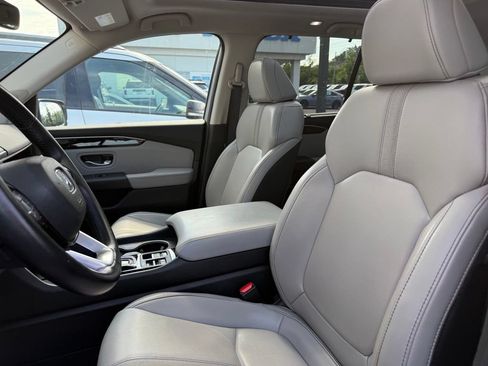 Certified 2024 Honda Pilot Touring image 8