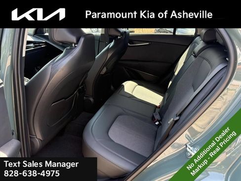New 2026 Kia Niro EX FWD image 22