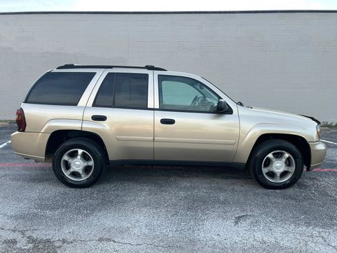 Used 2006 Chevrolet TrailBlazer LS w/ LS Preferred Equipment Group AWD/4WD image 4