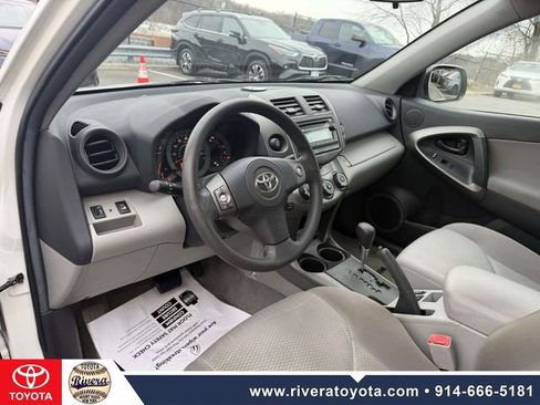 Used 2012 Toyota RAV4 4WD V6 w/ Upgrade Value Pkg image 9