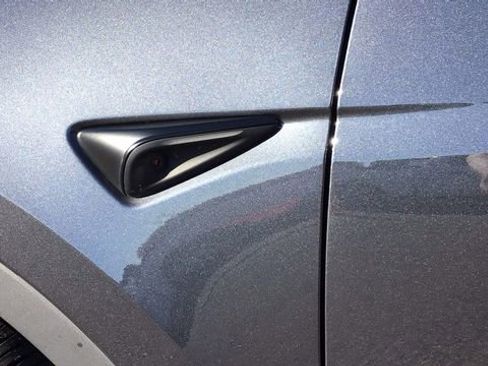 Used 2024 Tesla Model Y Long Range image 22