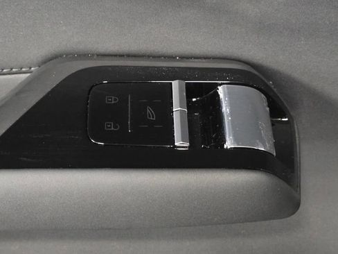 New 2025 Volvo EX90 Ultra image 24