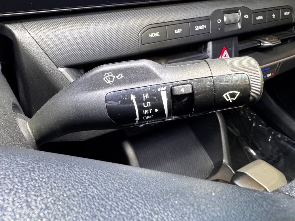 Used 2025 Kia K4 FWD image 22