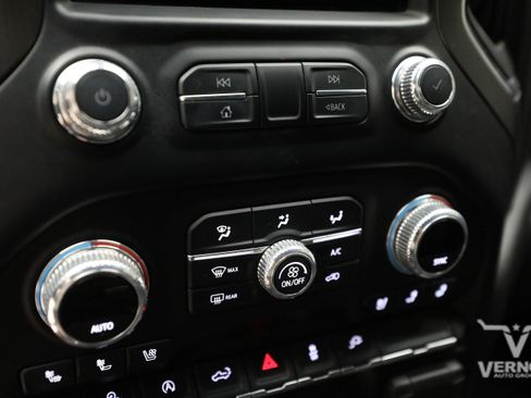 Used 2021 GMC Sierra 1500 AT4 w/ AT4 Preferred Package AWD/4WD image 24