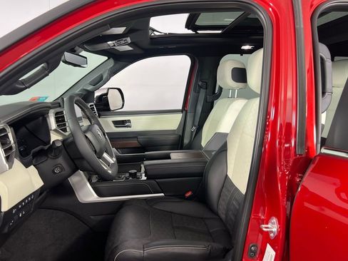 Used 2025 Toyota Sequoia Capstone image 20