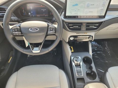 New 2024 Ford Escape SE FWD image 19