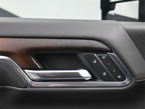 Used 2024 GMC Sierra 2500 Denali w/ Denali Reserve Package image 13