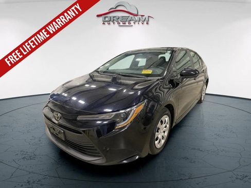 Used 2025 Toyota Corolla LE FWD image 4