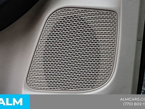 Used 2023 Chrysler Pacifica Limited image 42