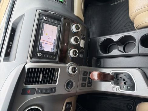 Used 2016 Toyota Sequoia Platinum image 32