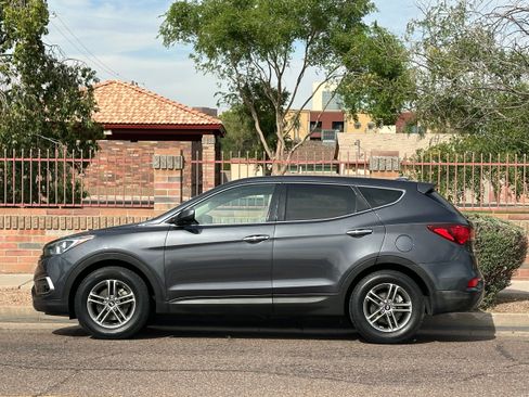 Used 2017 Hyundai Santa Fe Sport image 3