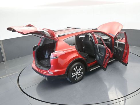 Used 2017 Toyota RAV4 LE image 66