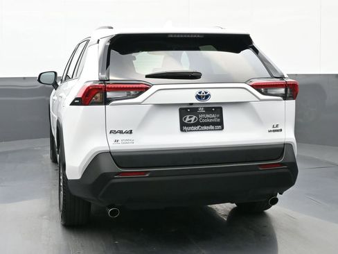 Used 2024 Toyota RAV4 LE image 4