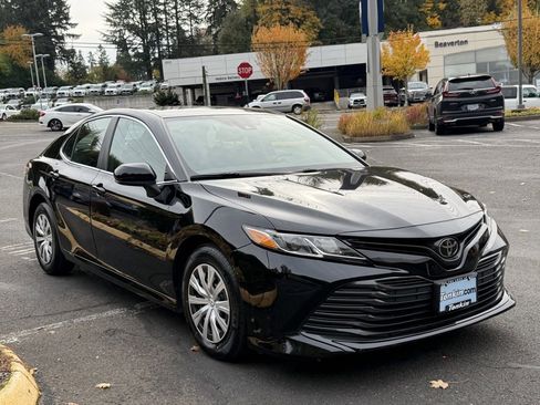 Used 2020 Toyota Camry L w/ Carpet Mat Package image 2