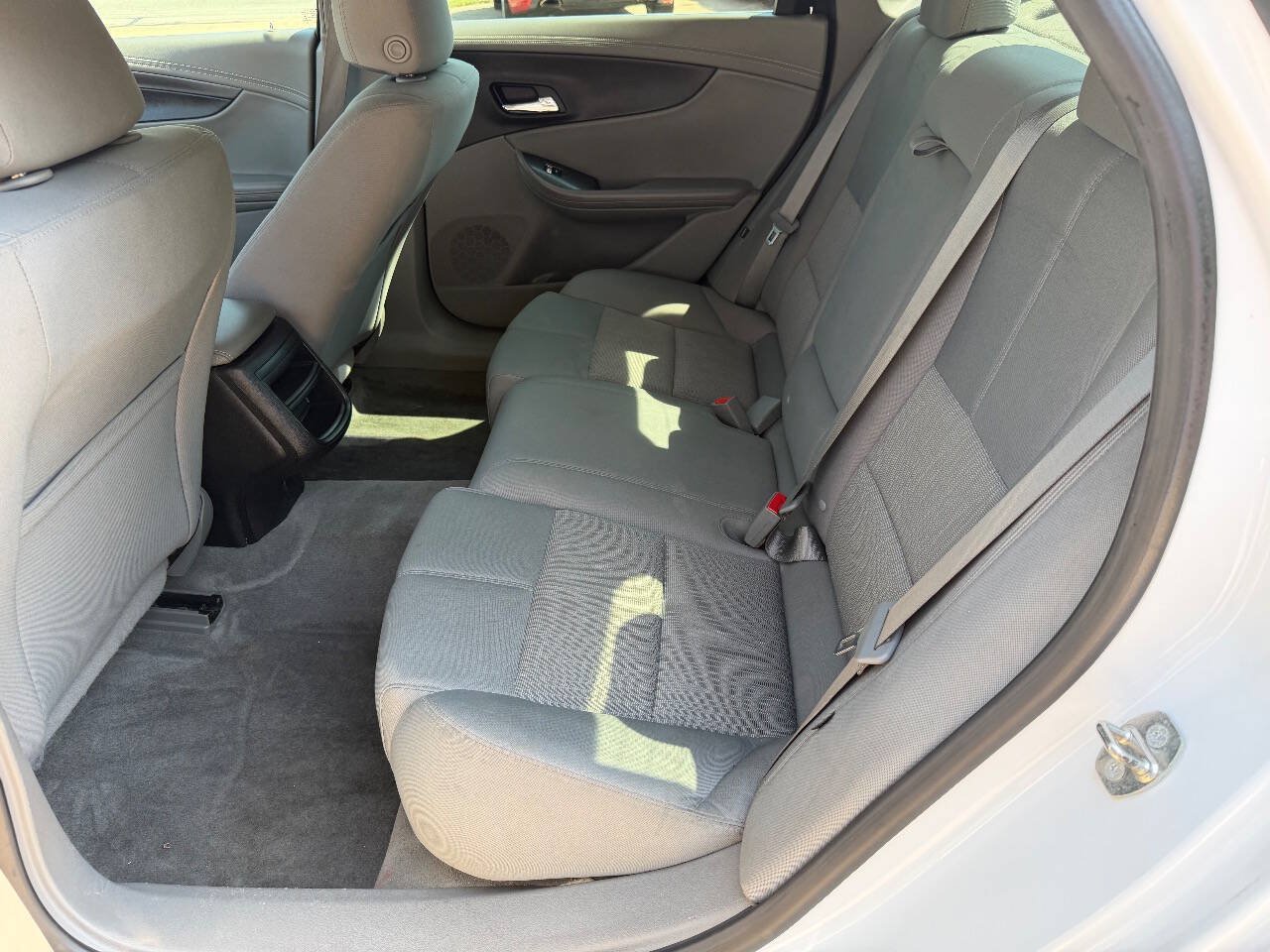 Used 2015 Chevrolet Impala LS FWD image 13