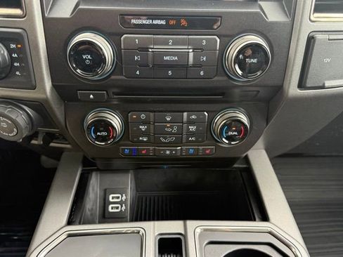 Used 2018 Ford F150 Raptor w/ Equipment Group 802A Luxury AWD/4WD image 39