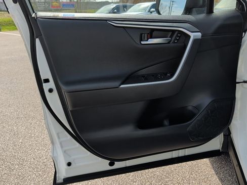 Used 2022 Toyota RAV4 XSE w/ Premium Package image 34