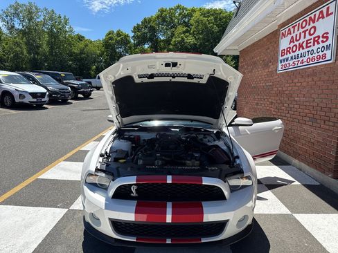 Used 2010 Ford Mustang Shelby GT500 RWD image 31