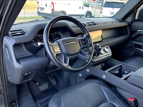 Used 2023 Land Rover Defender 90 X-Dynamic SE image 17