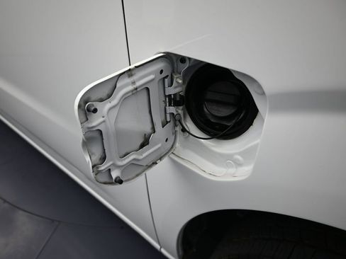 Used 2020 Nissan NV 1500 S image 31