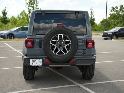 New 2026 Jeep Wrangler Unlimited Sahara AWD/4WD image 6