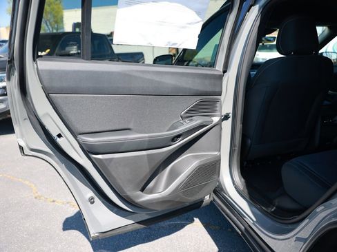 New 2026 Jeep Cherokee Laredo image 31