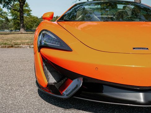Used 2019 McLaren 570S Spider image 52