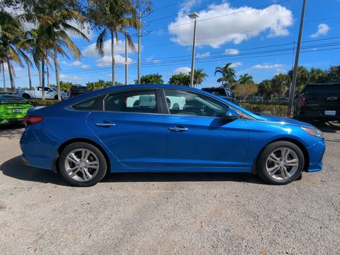 Used 2018 Hyundai Sonata SEL w/ Winter Weather Package image 4