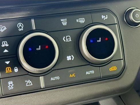 New 2026 Land Rover Defender 110 X-Dynamic SE image 23