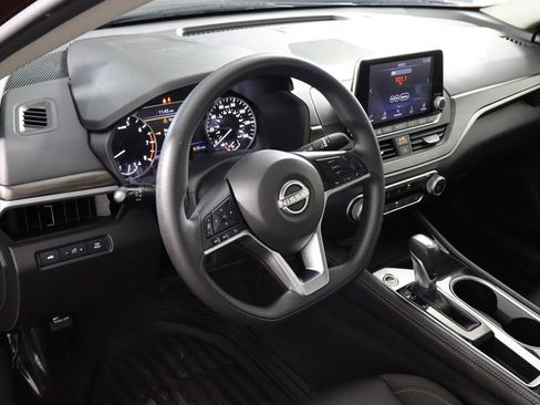 Used 2023 Nissan Altima 2.5 SV FWD image 18