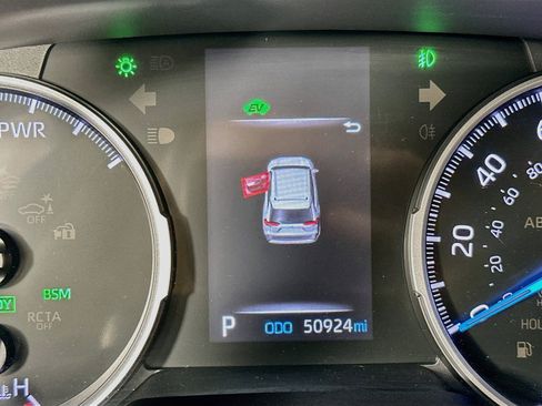 Used 2022 Toyota RAV4 XLE Premium AWD/4WD image 12