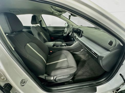 Used 2025 Hyundai Sonata SEL FWD image 31