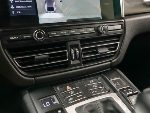 Used 2021 Porsche Macan S AWD/4WD image 32