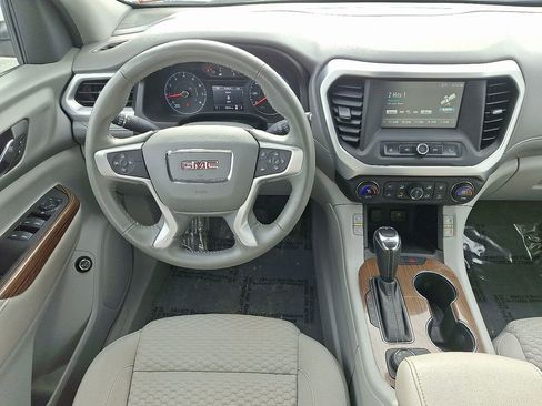 Used 2017 GMC Acadia SLE image 13