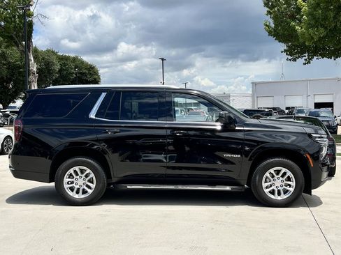 Used 2025 Chevrolet Tahoe LT RWD image 3