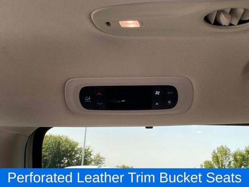 Used 2021 Chrysler Pacifica Touring-L FWD image 20
