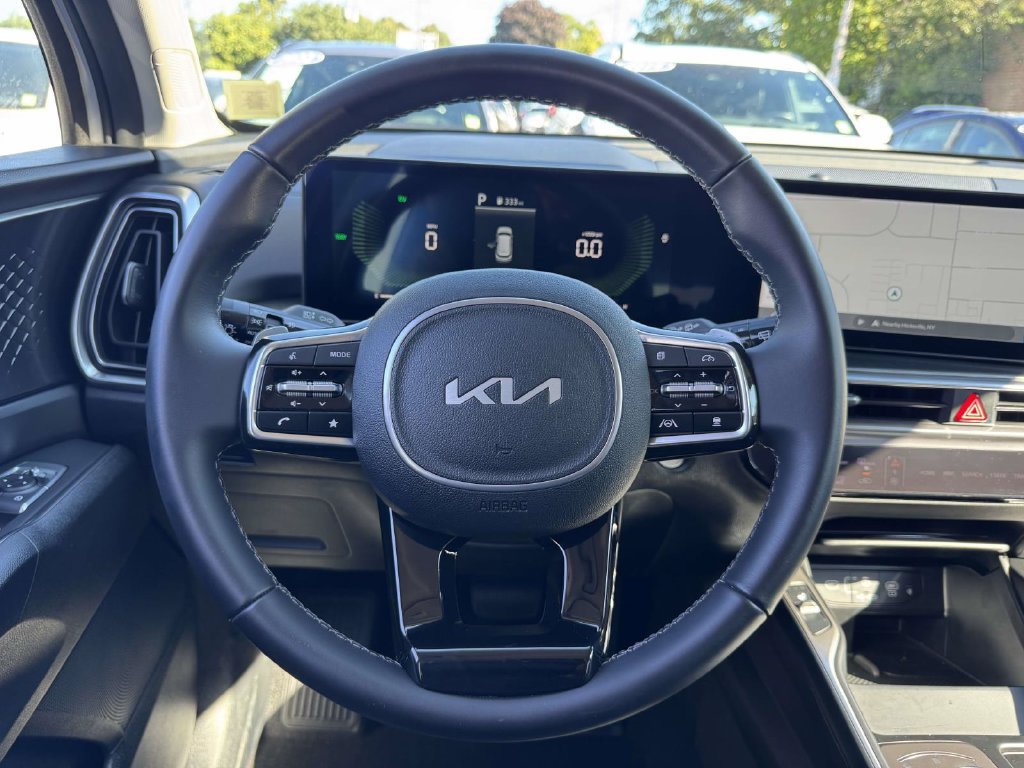 Used 2025 Kia Sorento EX AWD/4WD image 15
