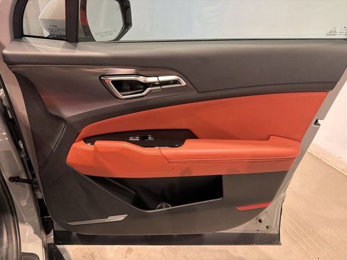 Used 2024 Kia Sportage SX image 38