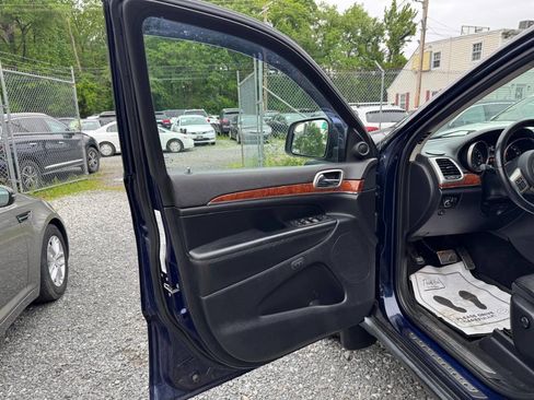 Used 2012 Jeep Grand Cherokee Limited image 30